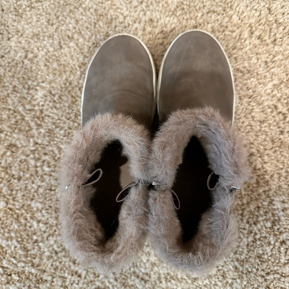 Espirit size 9 taupe booties with fur cuffs - Picture 3 of 7
